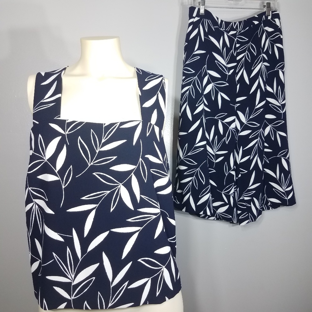 Ann Taylor Women's Cullotes Blue Floral 2 pc set size 6
